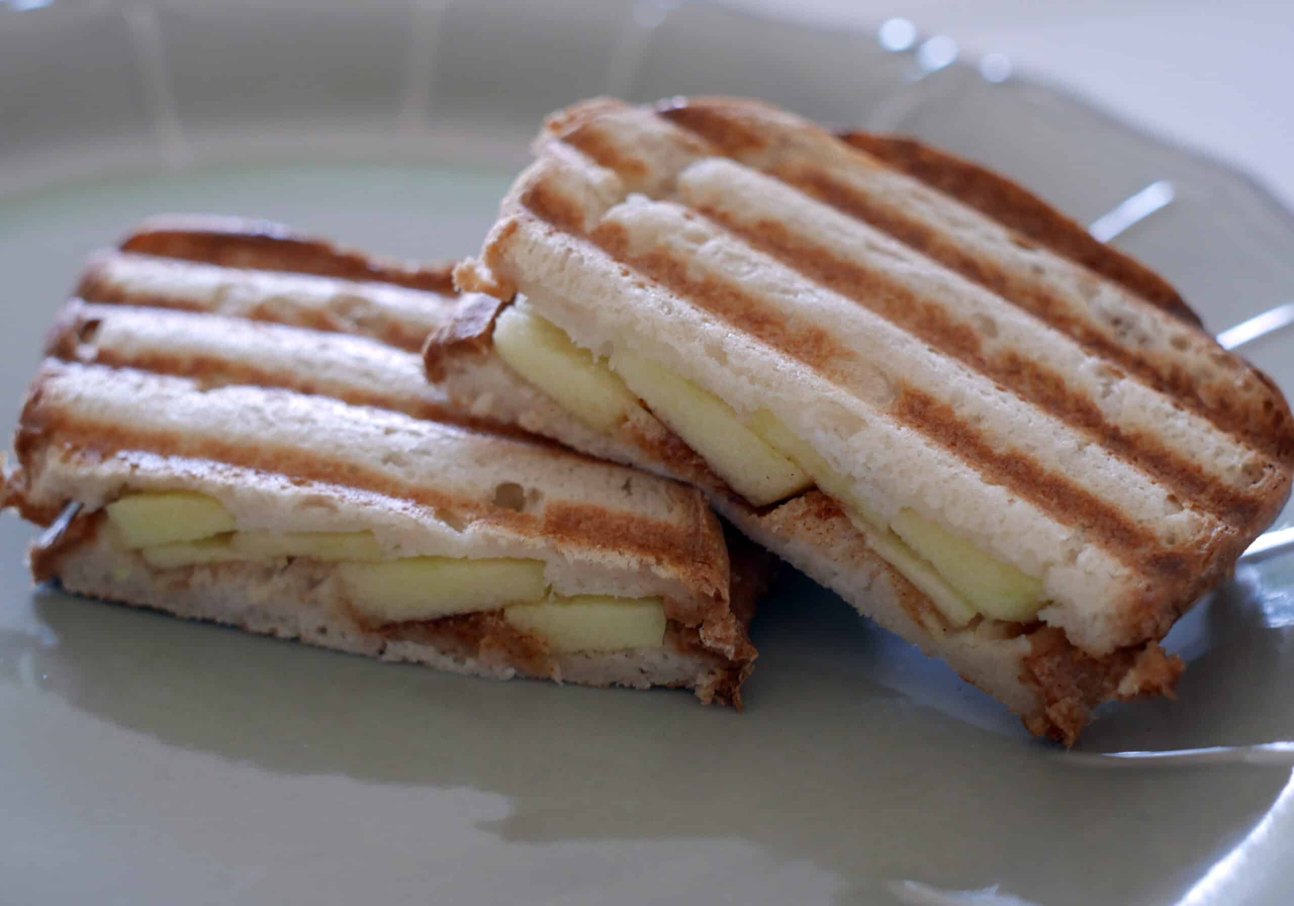 Tosti met appel | Foodaholic.nl