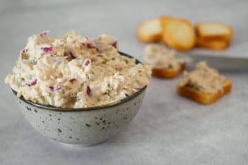 Zalmsalade voor op een toastje | Foodaholic.nl