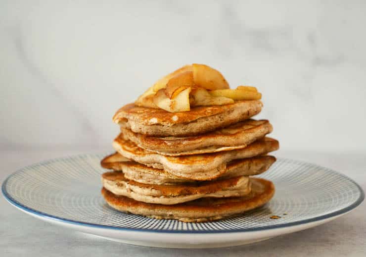 American pancakes met appel en kaneel | Foodaholic.nl