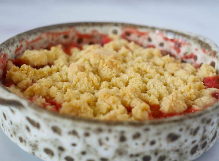 Aardbeiencrumble | Foodaholic.nl