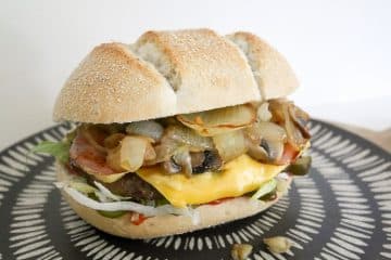 Makkelijk broodje hamburger | Foodaholic.nl