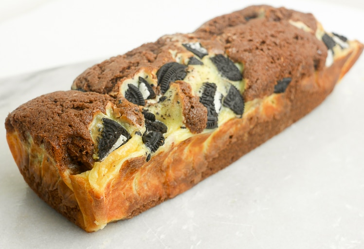 Chocoladecake met een cheesecake Oreo swirl | Foodaholic.nl