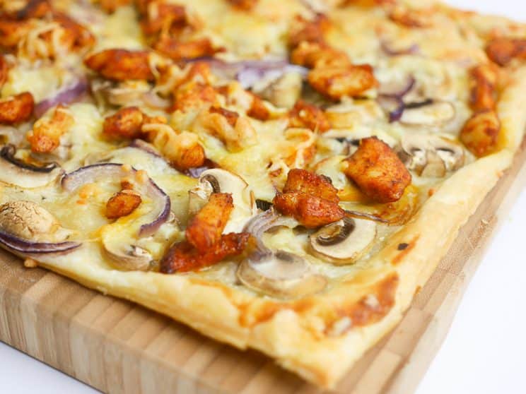 Plaattaart met kipshoarma en champignons | Foodaholic.nl