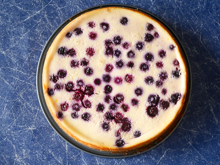 Cheesecake met blauwe bessen | Foodaholic.nl