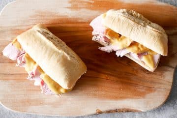 broodje warme beenham met honing- mosterdsaus | Foodaholic.nl