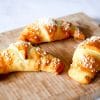 Croissants gevuld met appel | Foodaholic.nl