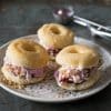 Donut- ijssandwiches | Foodaholic.nl