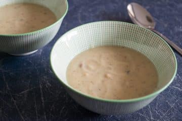 Bloemkoolsoep met mosterd en spekjes | Foodaholic.nl