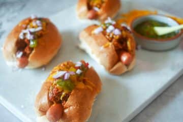 Chili cheese dogs | Foodaholic.nl