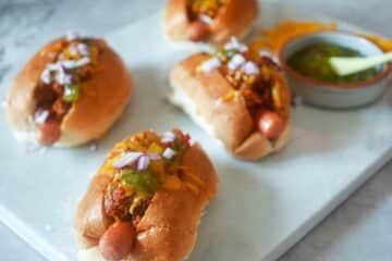 Chili cheese dogs | Foodaholic.nl