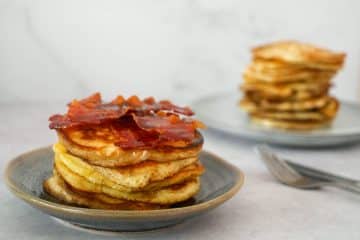 American pancakes met bacon en ahornsiroop | Foodaholic.nl
