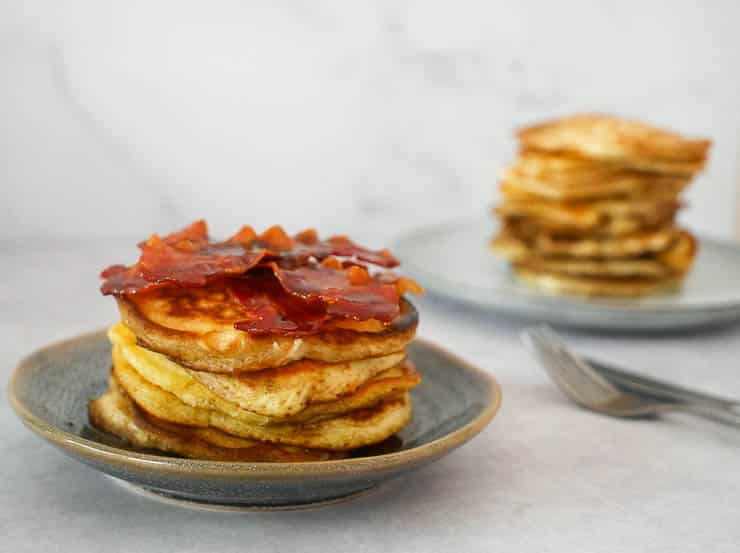 American pancakes met bacon en ahornsiroop | Foodaholic.nl