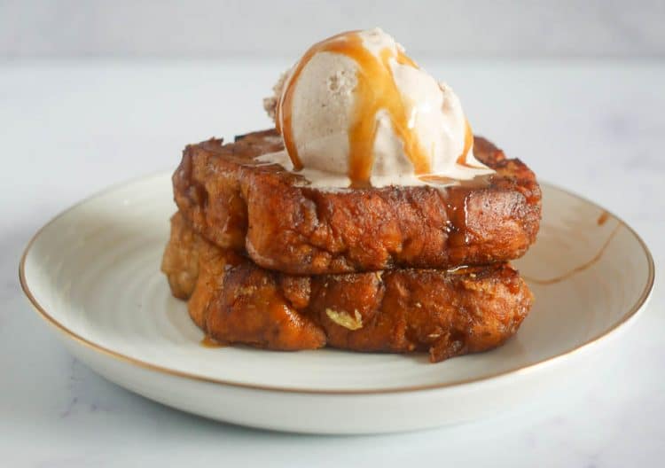 Suikerbrood wentelteefjes met kaneelijs | Foodaholic.nl