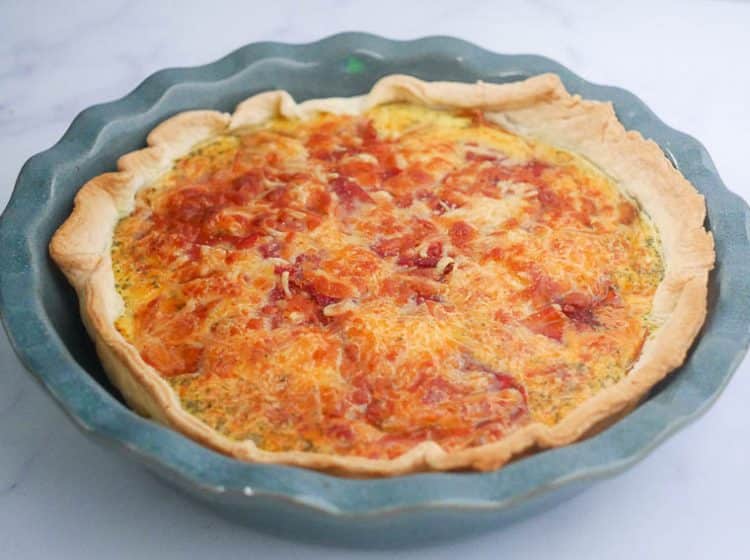 Quiche met serranoham, ui, champignons en mozzarella | Foodaholic.nl