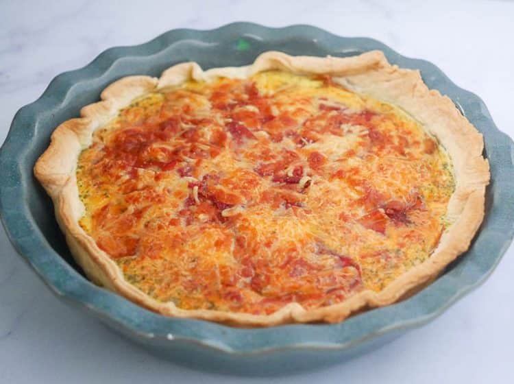 Quiche met serranoham, ui, champignons en mozzarella | Foodaholic.nl