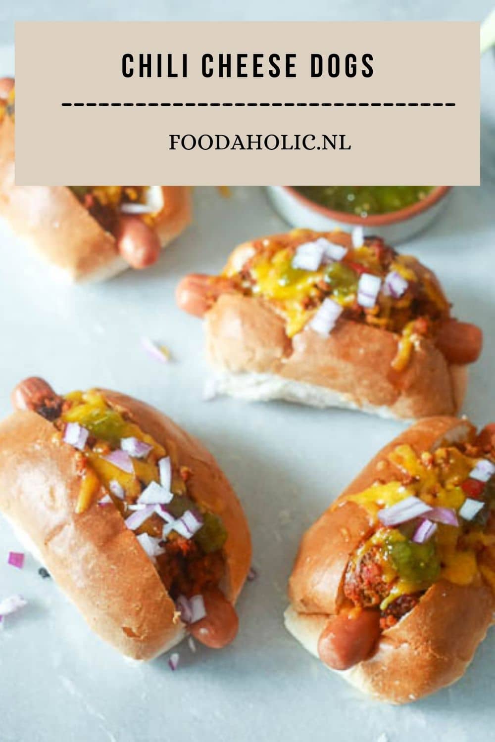 Chili cheese dogs | Foodaholic.nl