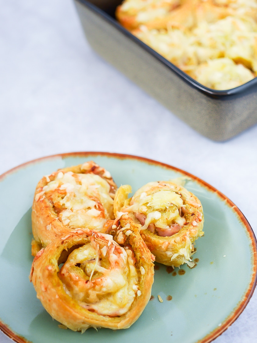 Pesto- hamrolletjes | Foodaholic.nl