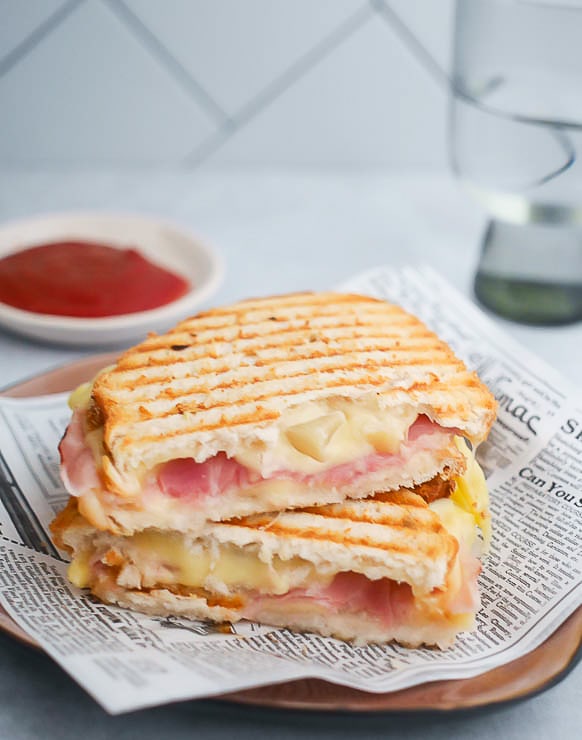 Tosti Hawai | Foodaholic.nl
