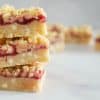 Framboos witte chocolade blondies | Foodaholic.nl