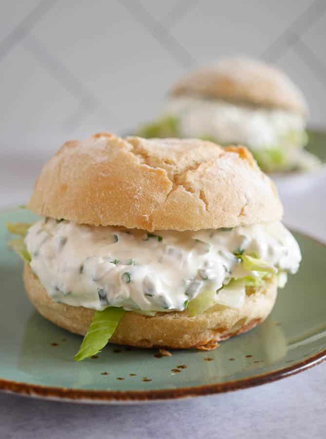 Broodje met kruidenroomkaas | Foodaholic.nl