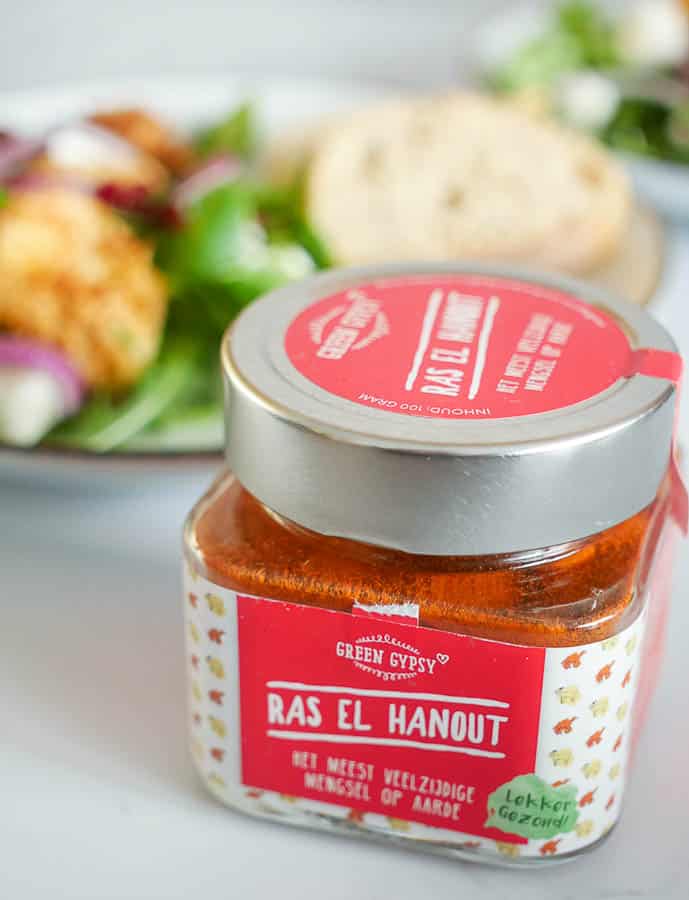 Salade met krokante kip, granaatappel en feta 