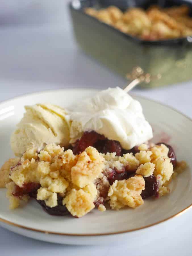 Kersen crumble | Foodaholic.nl