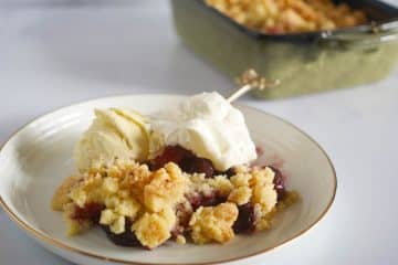 Kersen crumble | Foodaholic.nl