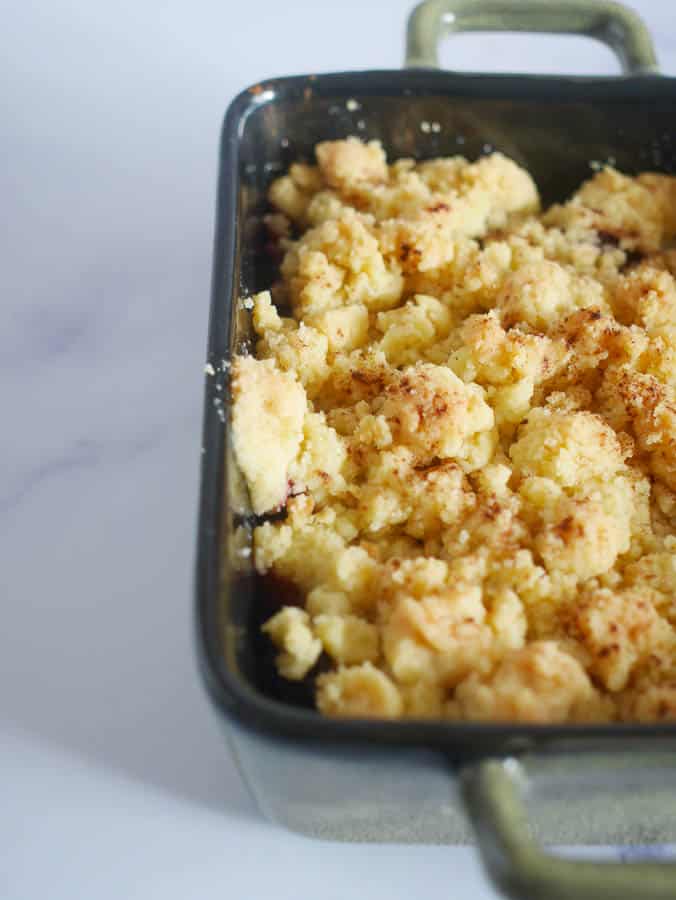 Kersen crumble | Foodaholic.nl
