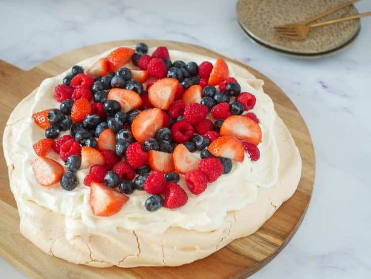 Pavlova met rood fruit