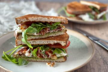 Sandwich met Burrata en pancetta  | Foodaholic.nl