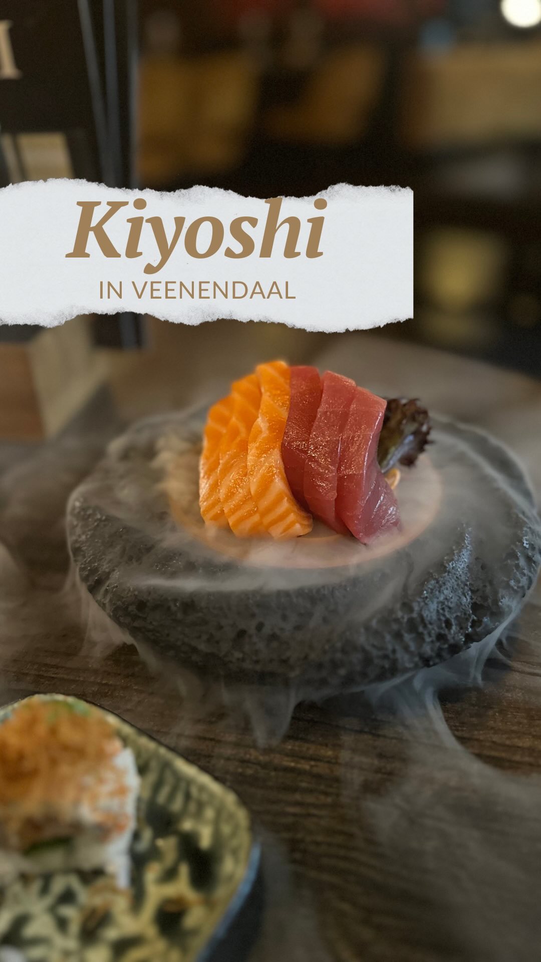 Hi leukerds, 

Nick en ik gingen een avondje uiteten bij kiyoshiveenendaal , kijk je mee?

Ze serveren in deze gezellige zaak, met vriendelijk personeel,  onbeperkt Sushi en andere Japanse gerechtjes. 

Wij begonnen de avond met een Mocktail. Ik ging voor de Pornstar Martini en Nick de Mojito. Heerlijk!

Daarna was het natuurlijk tijd voor de sushi. Je proeft dat het vers is en dat vind ik toch wel echt één van de belangrijkste eisen bij sushi. 

Wij gingen ook voor een aantal specials. Deze worden speciaal geserveerd met stikstof. Wat ziet het er tof uit hé? Echt een spektakel aan tafel. De beef sensation roll was van ons allebei de favoriet. 🥰

De teppanyaki pannetjes op tafel vind ik ook een erg leuke toevoeging en dat is ook gewoon heel lekker. 

Verder zou ik adviseren ook 1 van de gerechtjes in de Kiyoshi saus te nemen. Dit is een geheim recept. 

Na nog een zoete ronde, proost ik op het leven en zeg ik; tot de volgende keer lieve mensen!

 *uitgenodigd #kiyoshi #veenendaal #sushi #japan #japansegerechten #heerlijk #uiteten #genieten